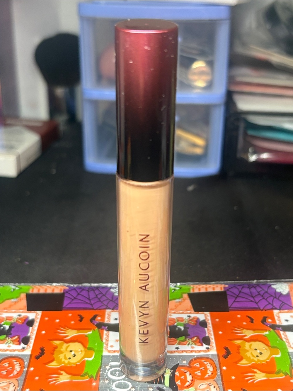 Kevyn Aucoin Concealer Stick in Beige with Dark Red Cap